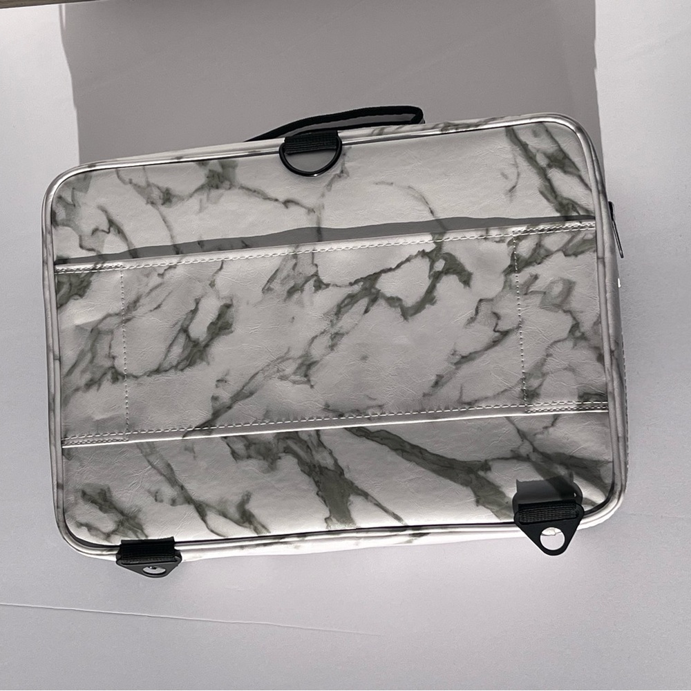 Travel Makeup Organizer Case with 3 Layers Large Capacity.